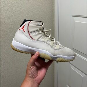 Jordan retro 11 platinum